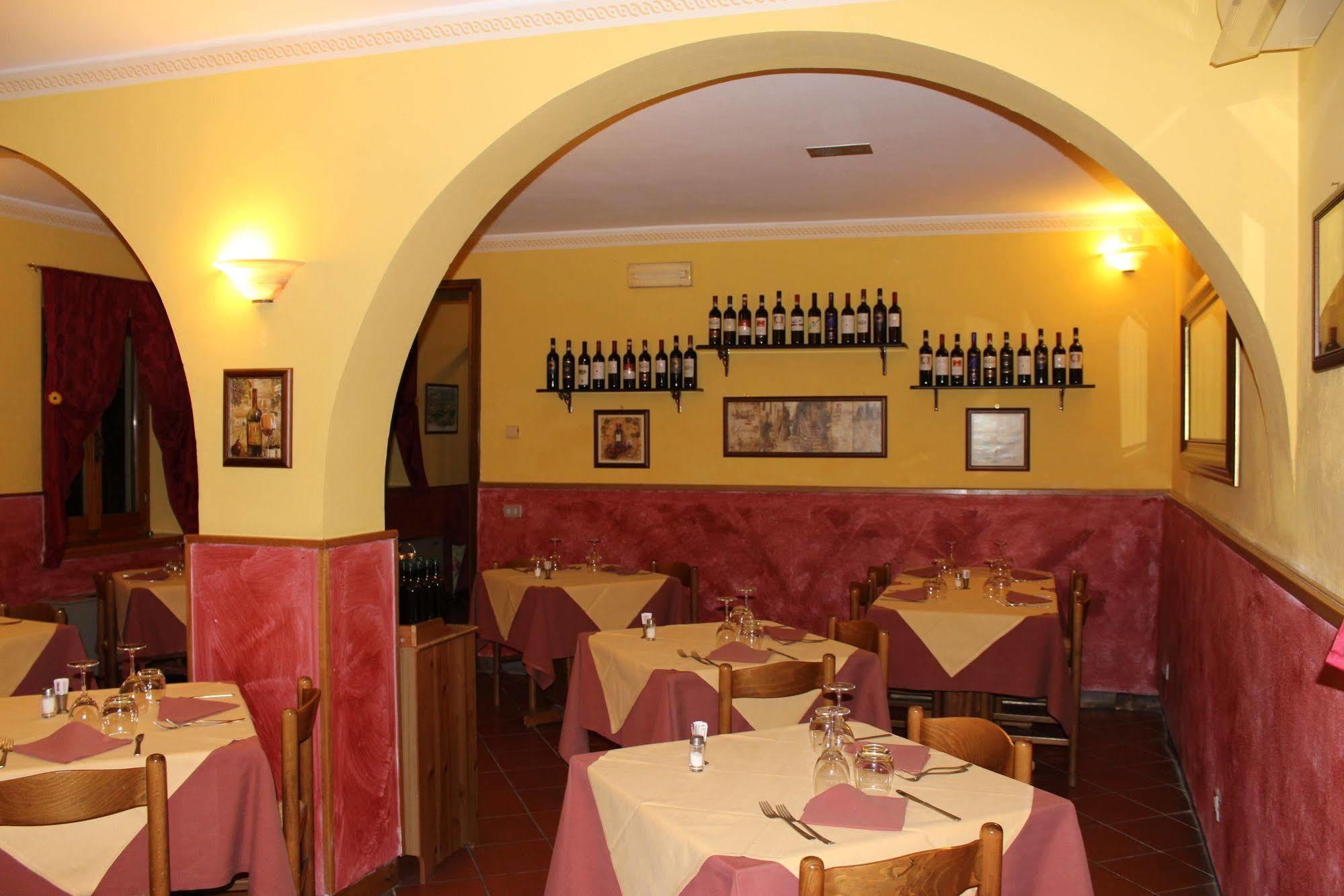 Albergo La Pieve Castelfiorentino Bagian luar foto